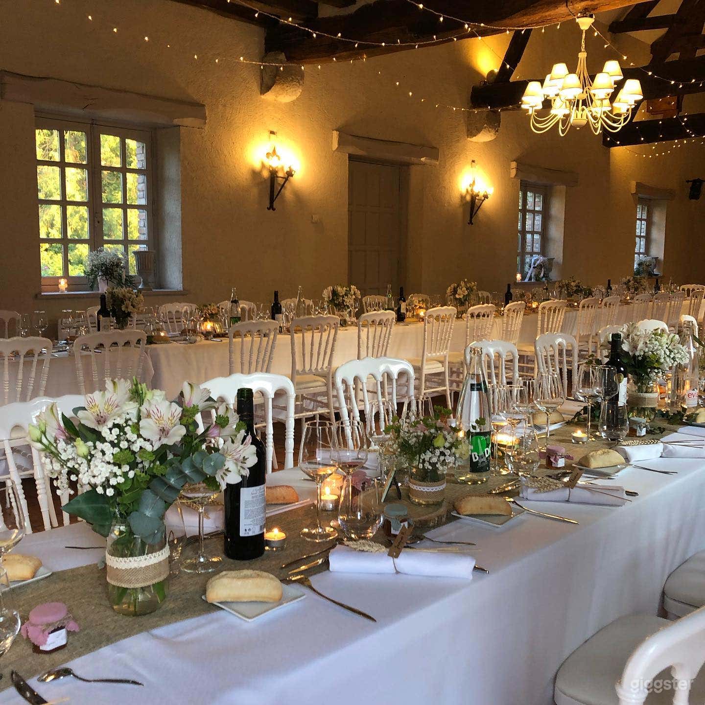 Reception hall Photo 3