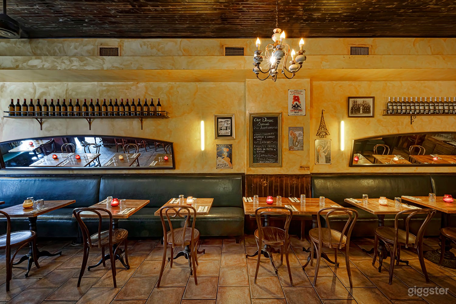 Cozy French Bistro Photo 2