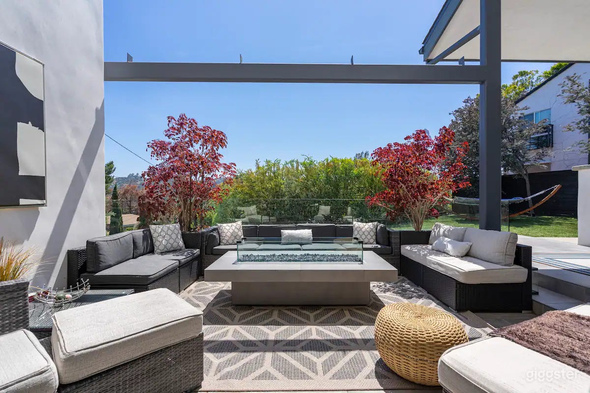 TROY HILL MODERN LUXE IN THE HILLS Photo 4