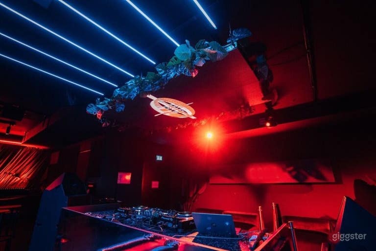  Exklusive Nachtclub- & Bar-Atmosphäre 