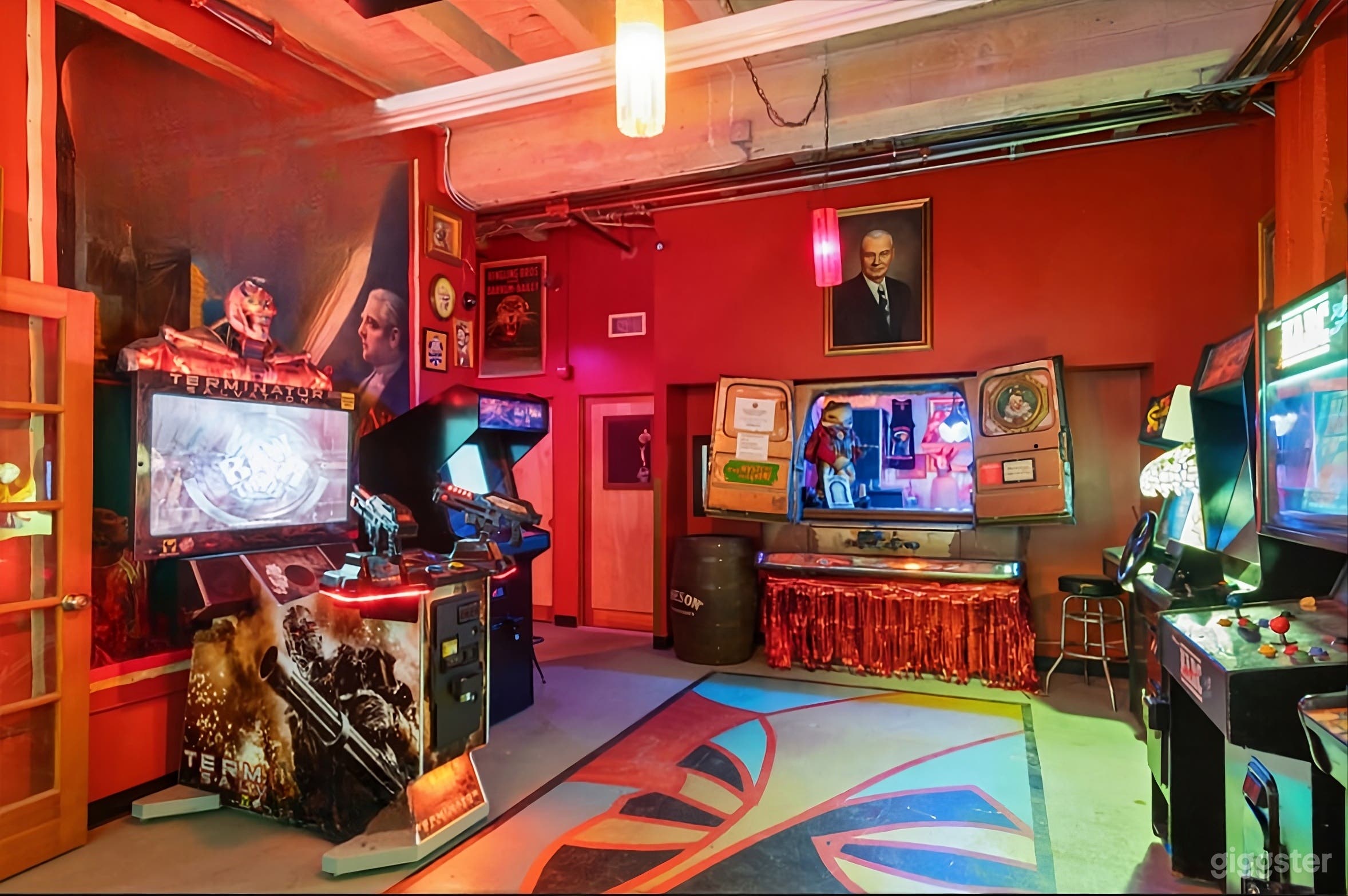 Vintage Neon Hideout Photo 3