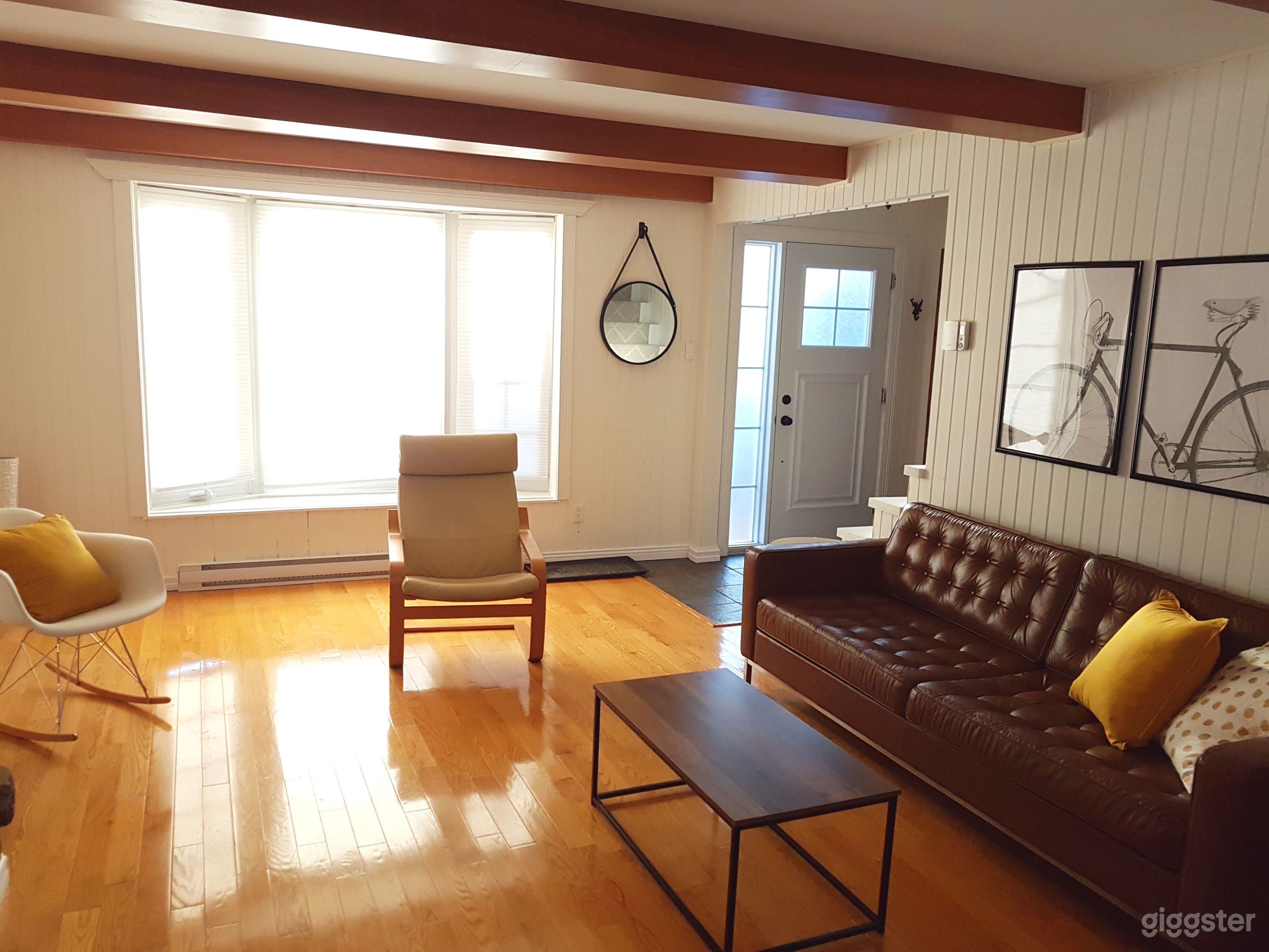 Canadiana house Photo 2