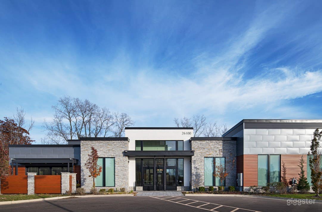 Newly Constructed Modern Facility (Full Buyout) Photo 1