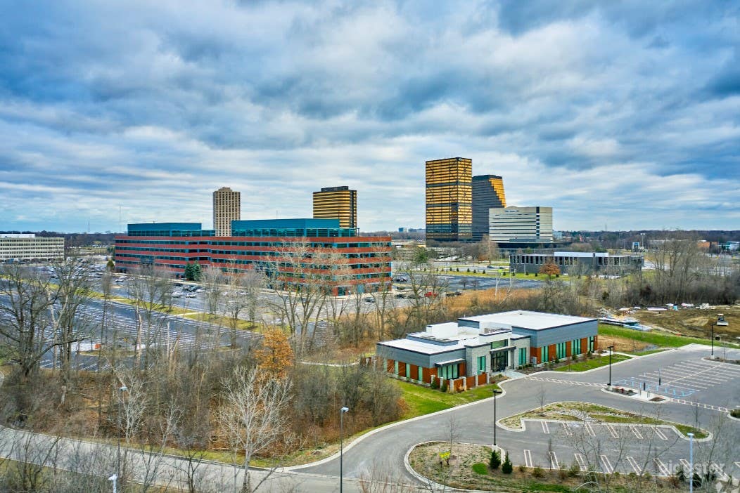 Newly Constructed Modern Facility (Full Buyout) Photo 2