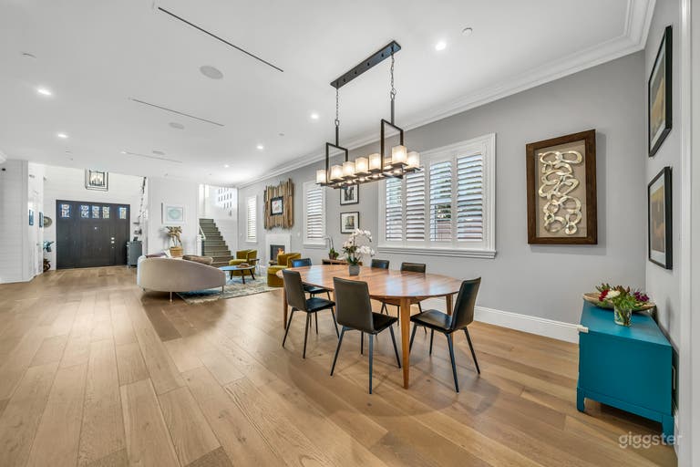  SPACIOUS MODERN FARMHOUSE: BURBANKS PRODUCTION GEM 