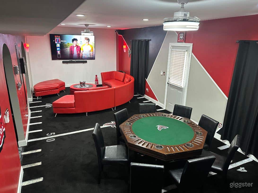 Perfect Basement Game room  Photo 1