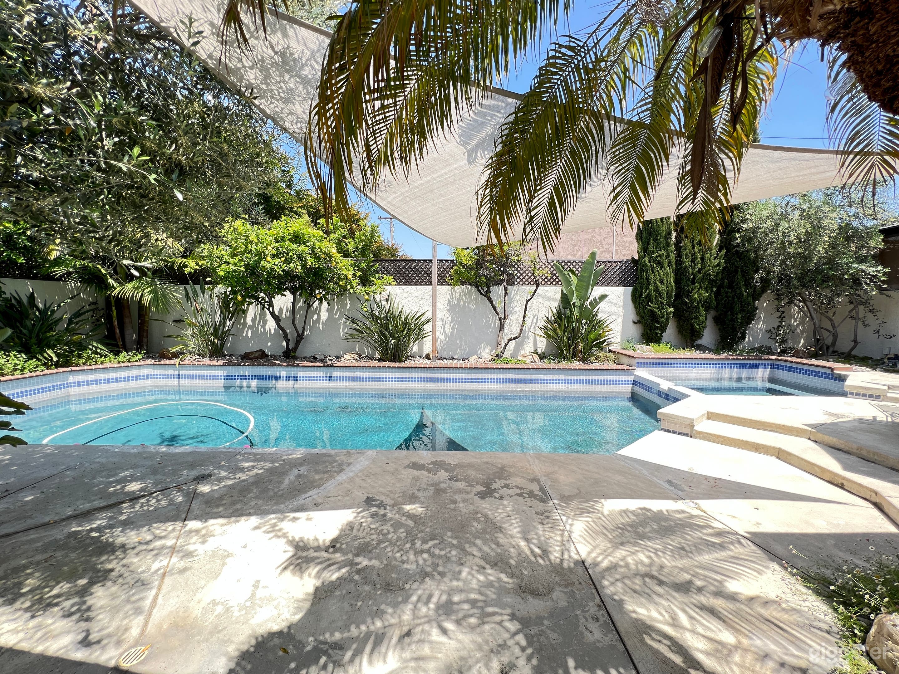 Light-Filled Mid Century Ranch with Vaulted Ceilings &amp; Pool Photo 4