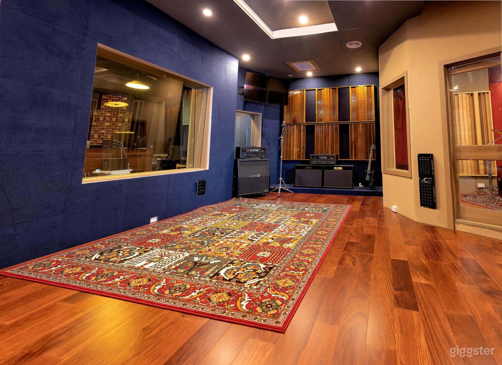 The Studio 1 Photo 1