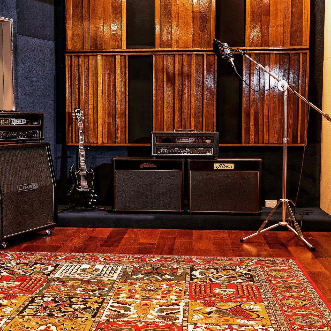 The Studio 1 Photo 4