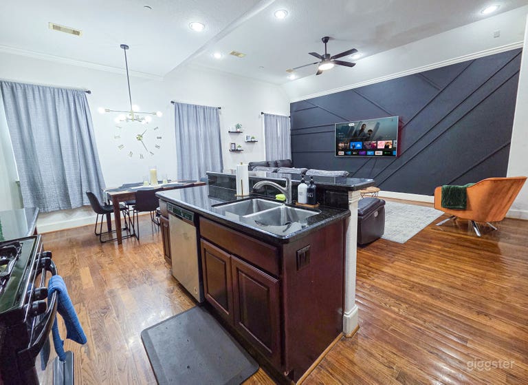  Modern Luxury Townhome in Houston 