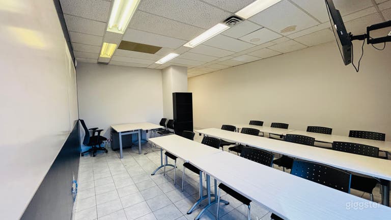  Classroom for teaching/conferences/seminars near TTC station 