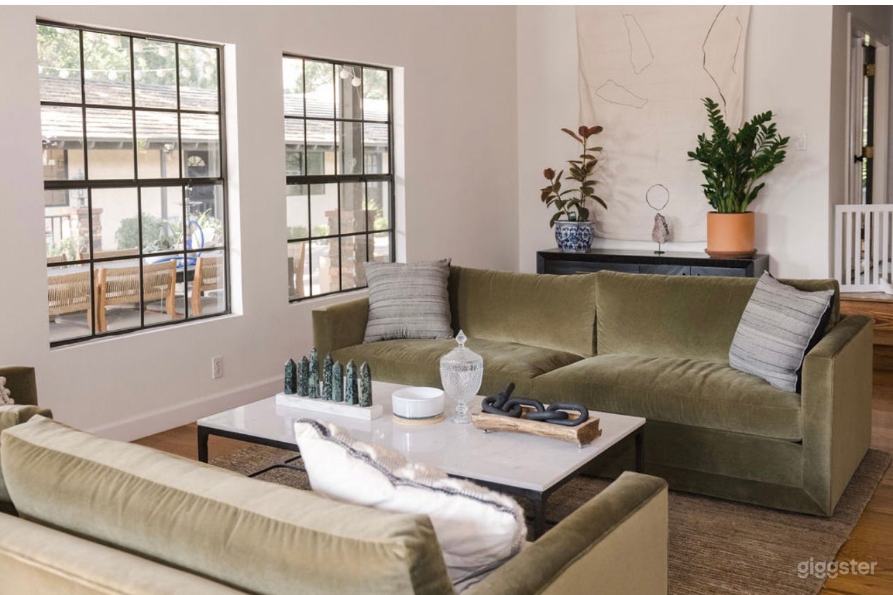 Secluded Estate with Lush Grounds Photo 4