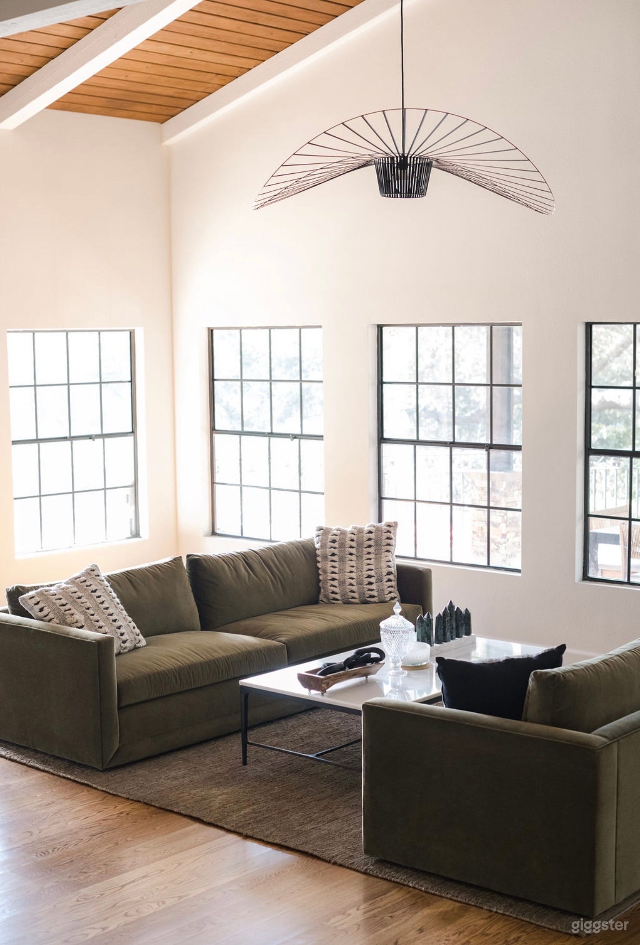 Secluded Estate with Lush Grounds Photo 2