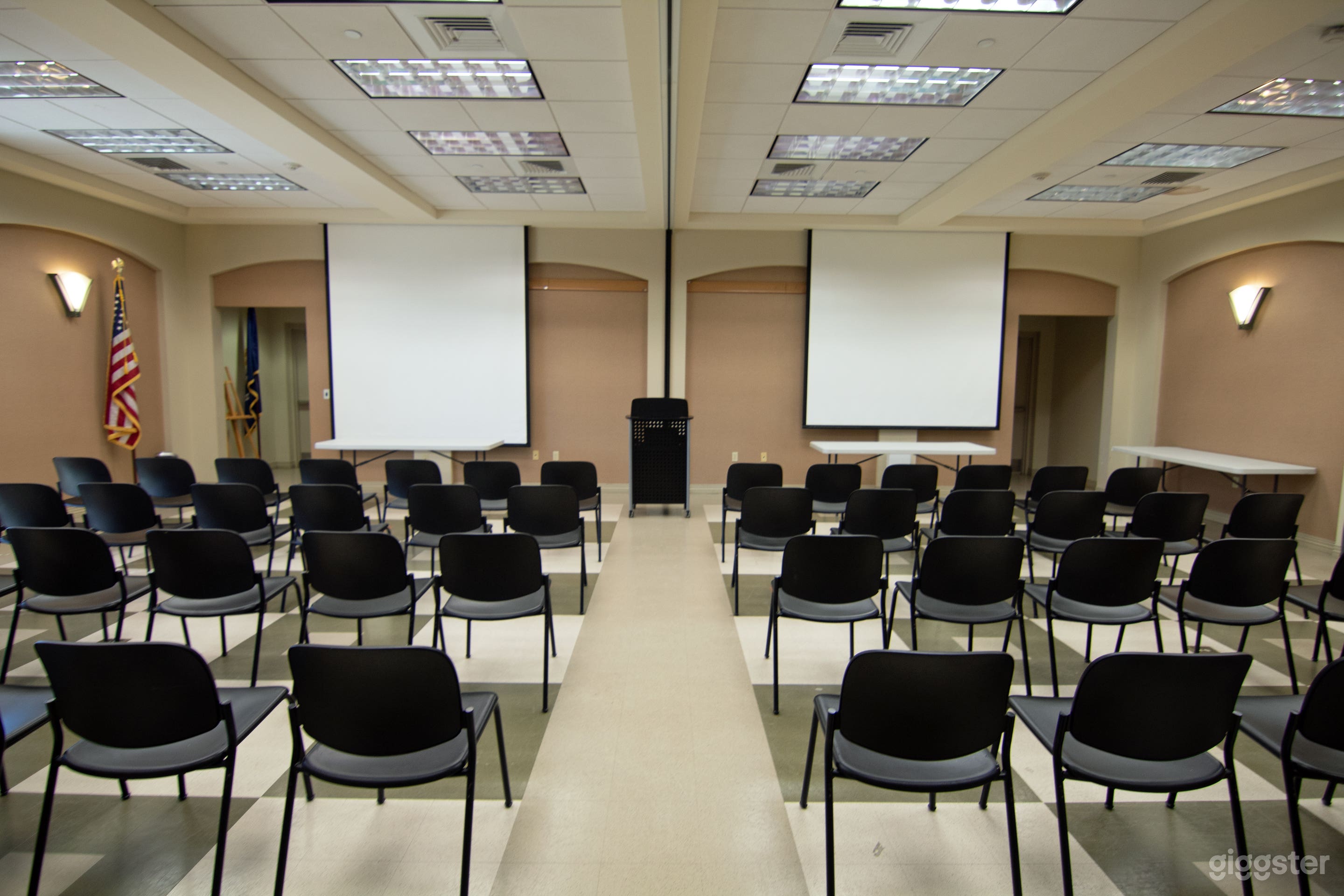 Well-lit Library Meeting Room in Zachary Photo 2