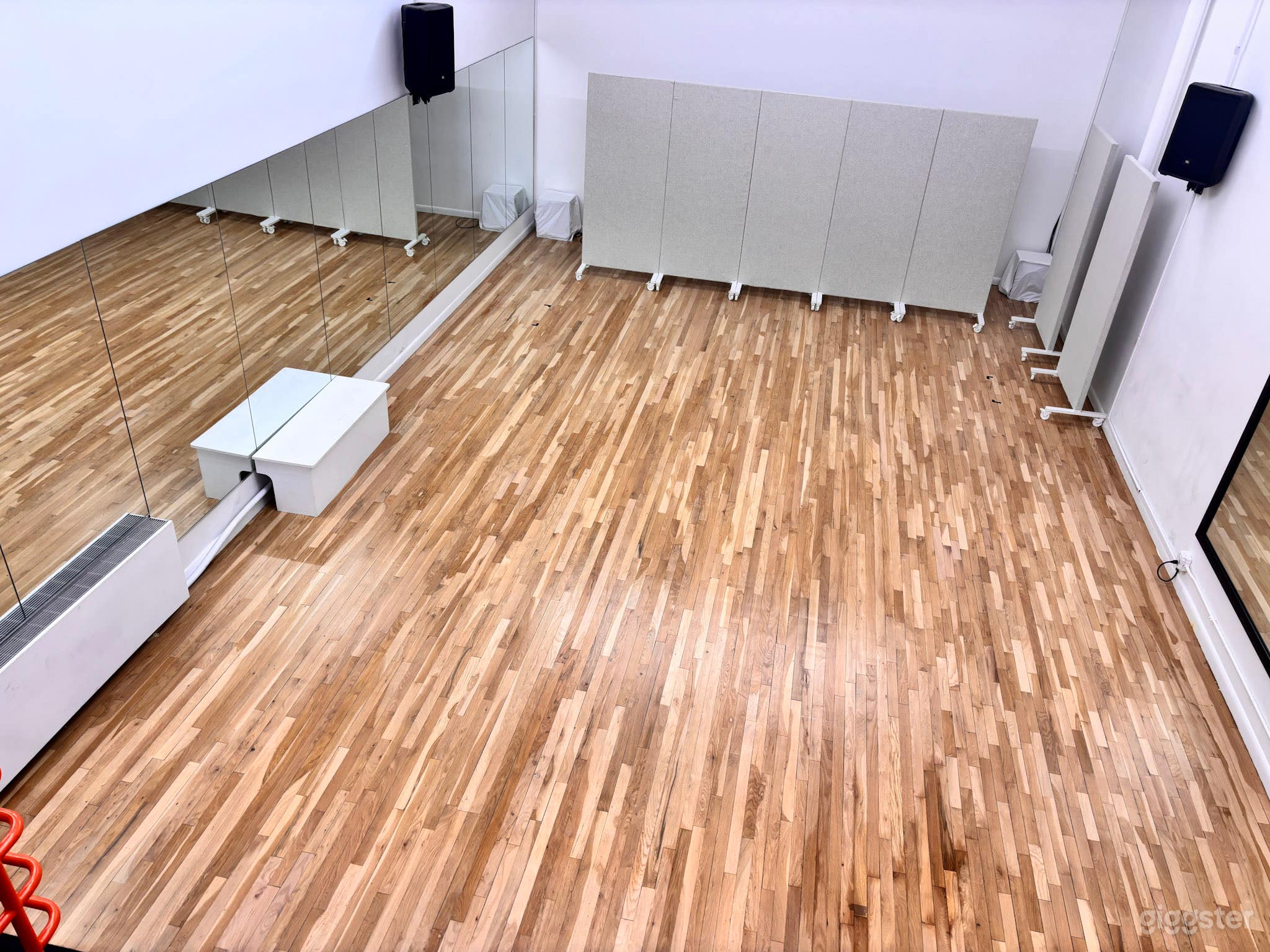 Unique Midtown Studio Space Photo 4