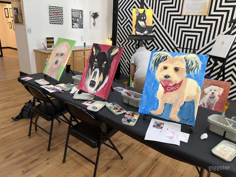  Vibrant Art District Gallery 