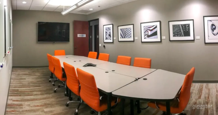Gorgeous Art Inspired 6-14 Person Conference Room in Vista Photo 2