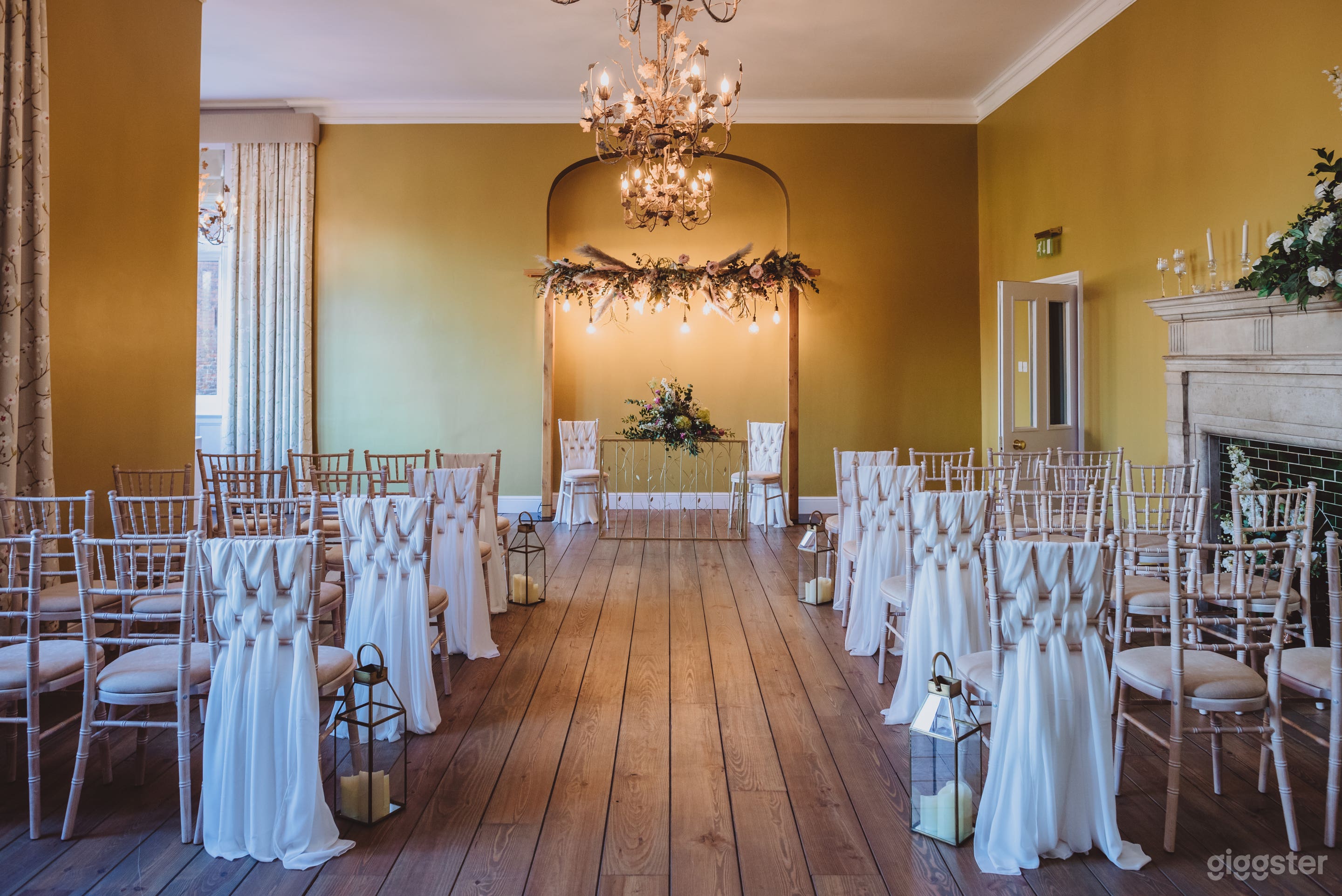 Timeless Venue in Nottinghamshire for Production Photo 3