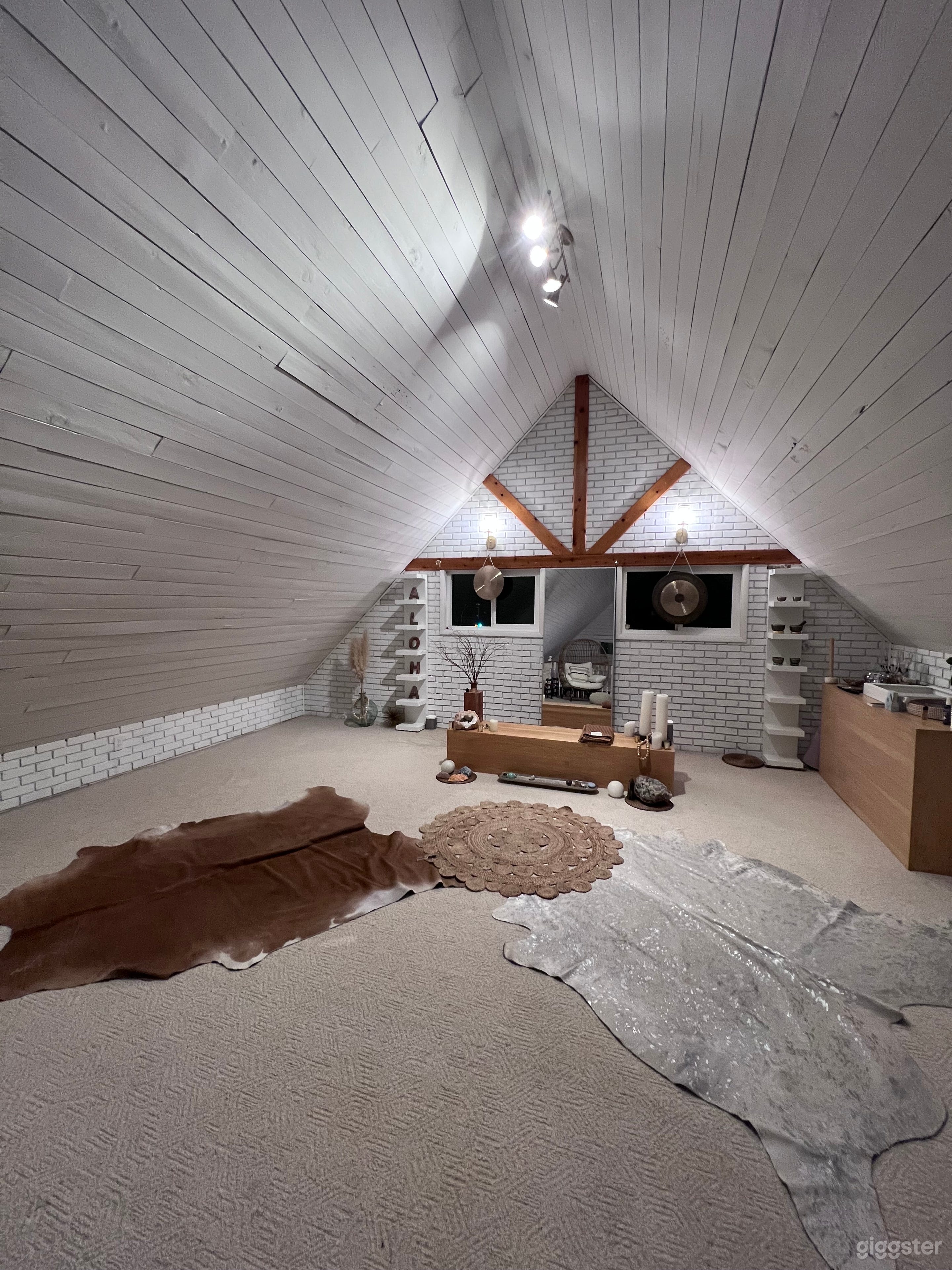 Modern Farmhouse with soundbath loft Photo 1