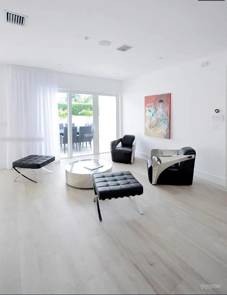  Venetian Causeway & Pool for Productions & Events 