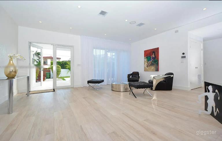  Venetian Causeway & Pool for Productions & Events 