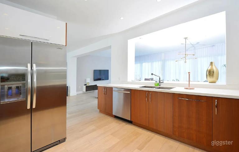  Venetian Causeway & Pool for Productions & Events 