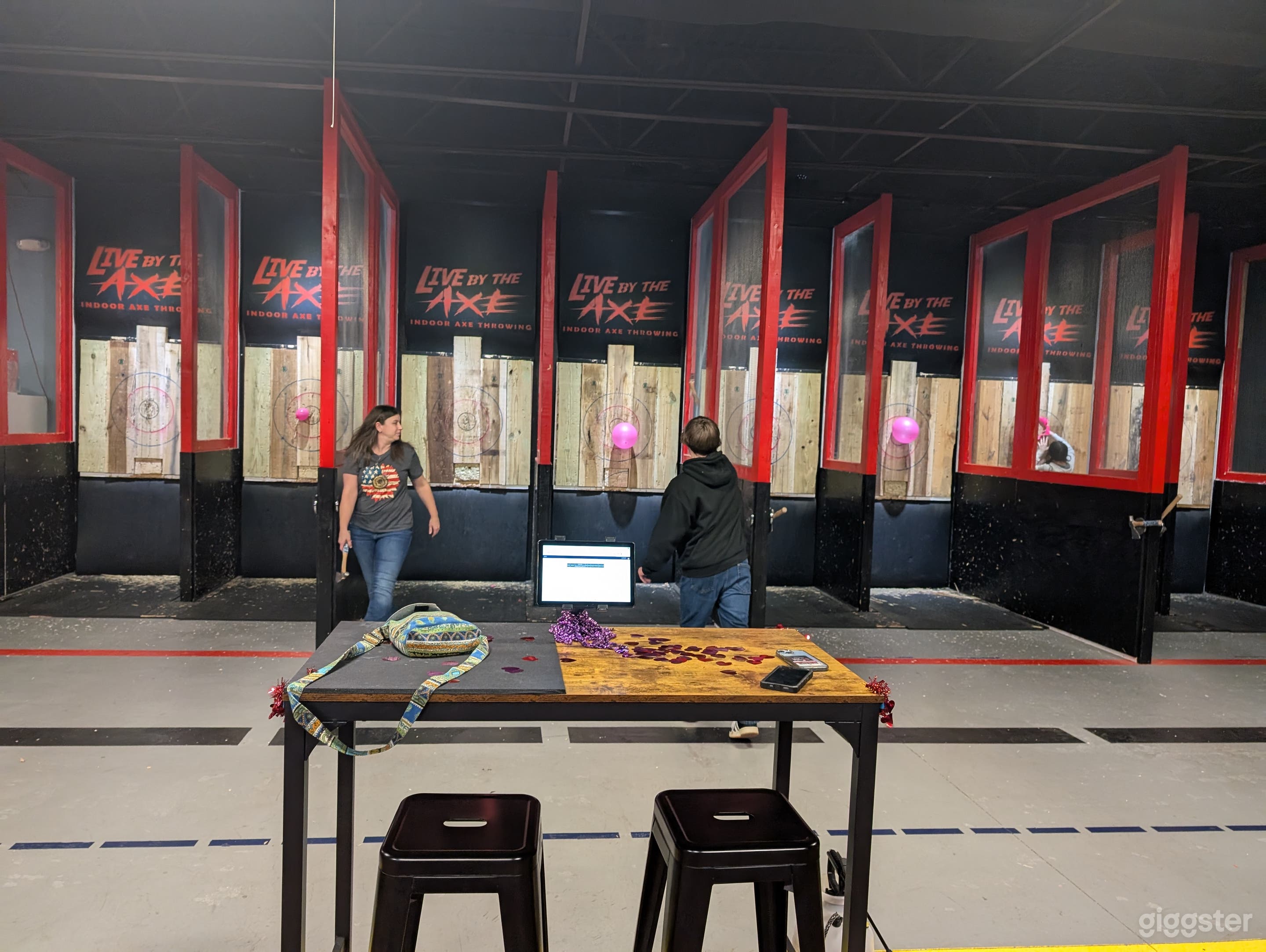 8 axe throwing lanes