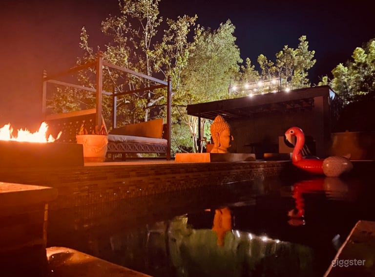  Dreamscape: Backyard with pool and magical view 