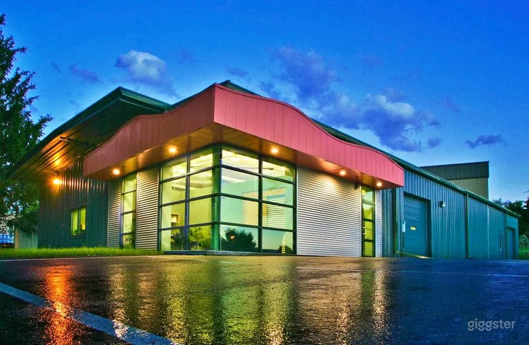  Versatile Industrial Studio 