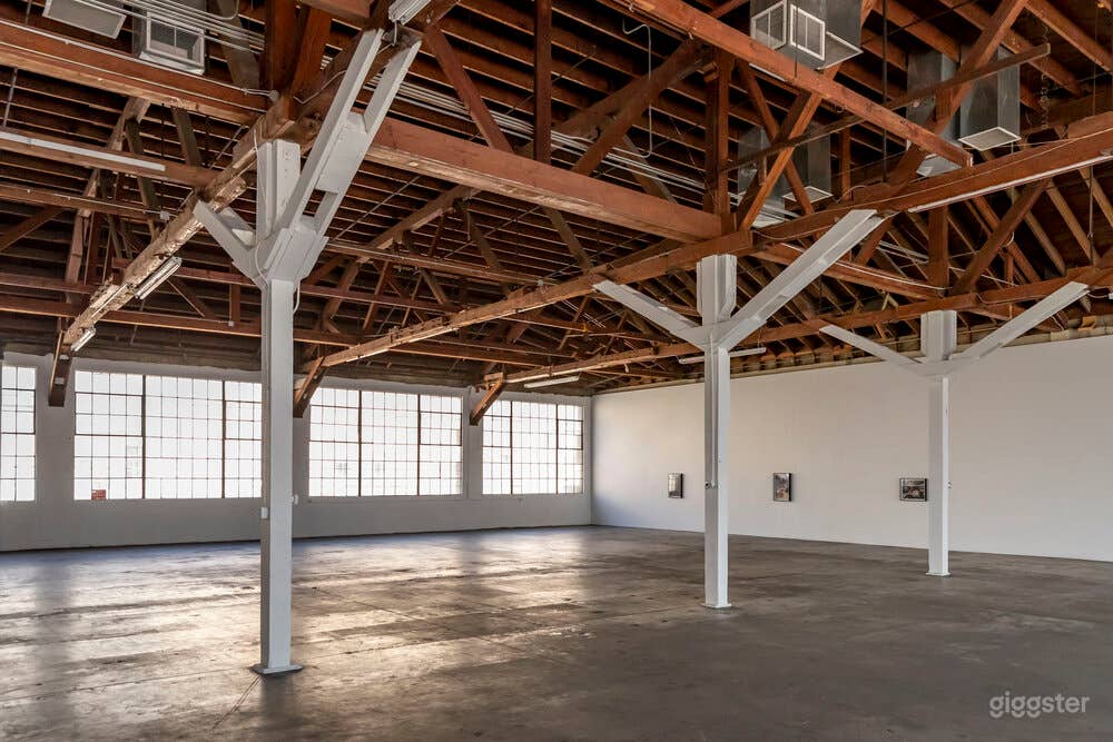 Downtown LA Spacious Studio  Photo 1