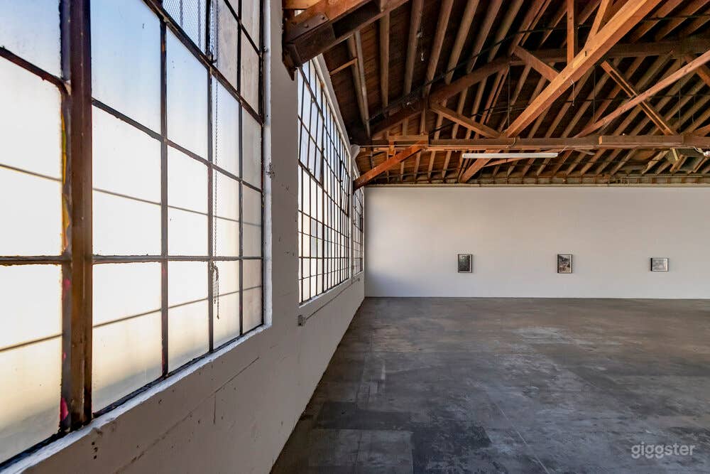 Downtown LA Spacious Studio  Photo 3