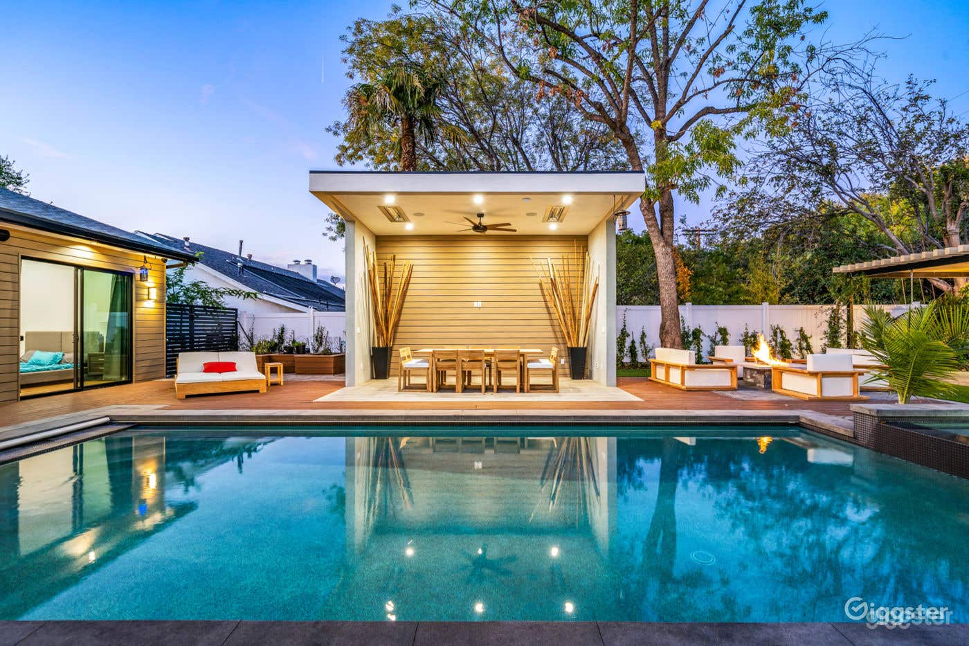 LUXURIOUS MODERN FARMHOUSE IN WOODLAND HILLS/POOL Photo 1