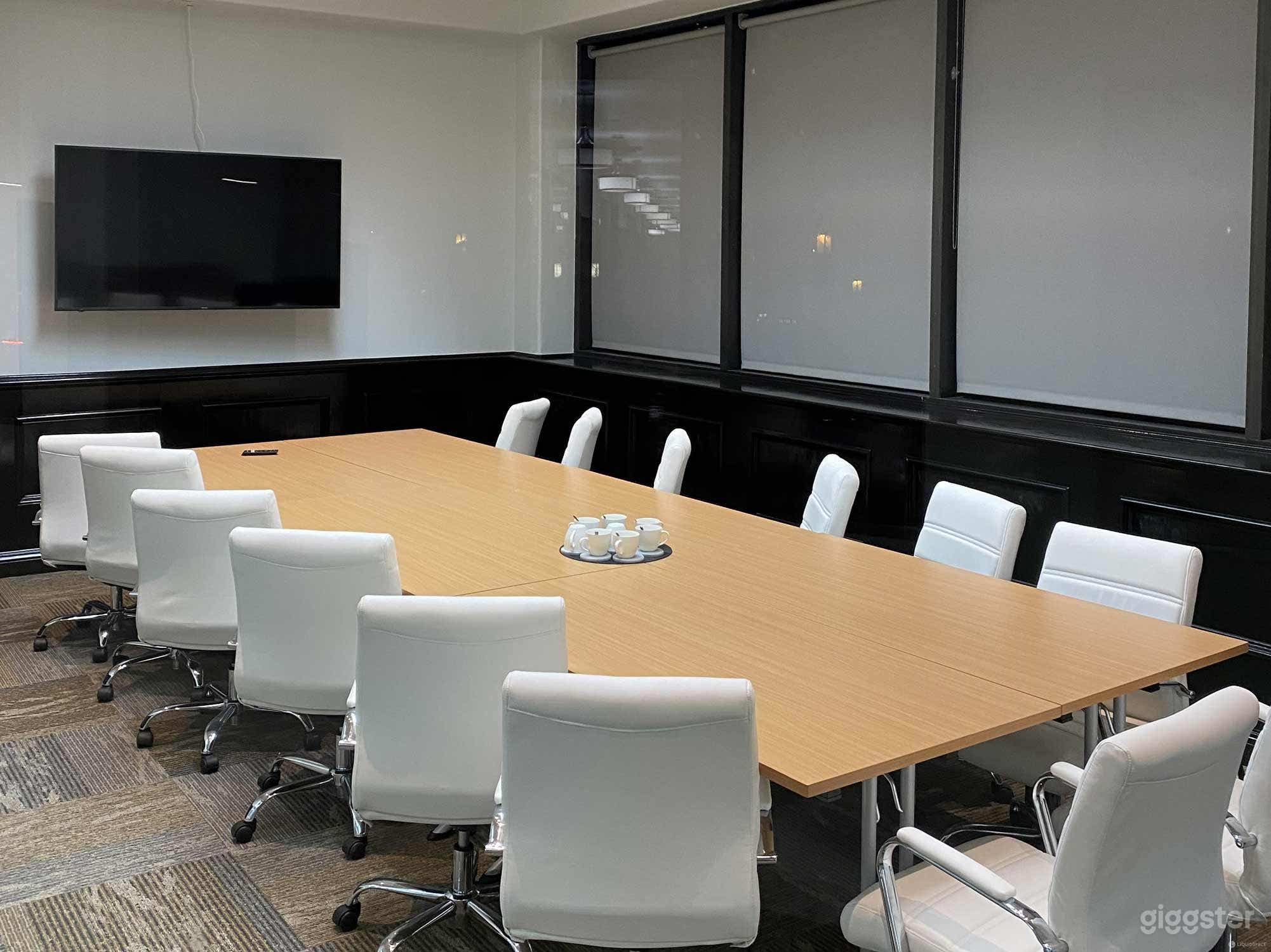 Spacious Executive Boardroom in Los Angeles Photo 2