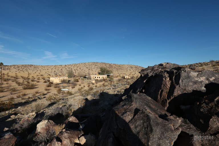  Joshua Tree Private Pueblo Retreat with Views! 