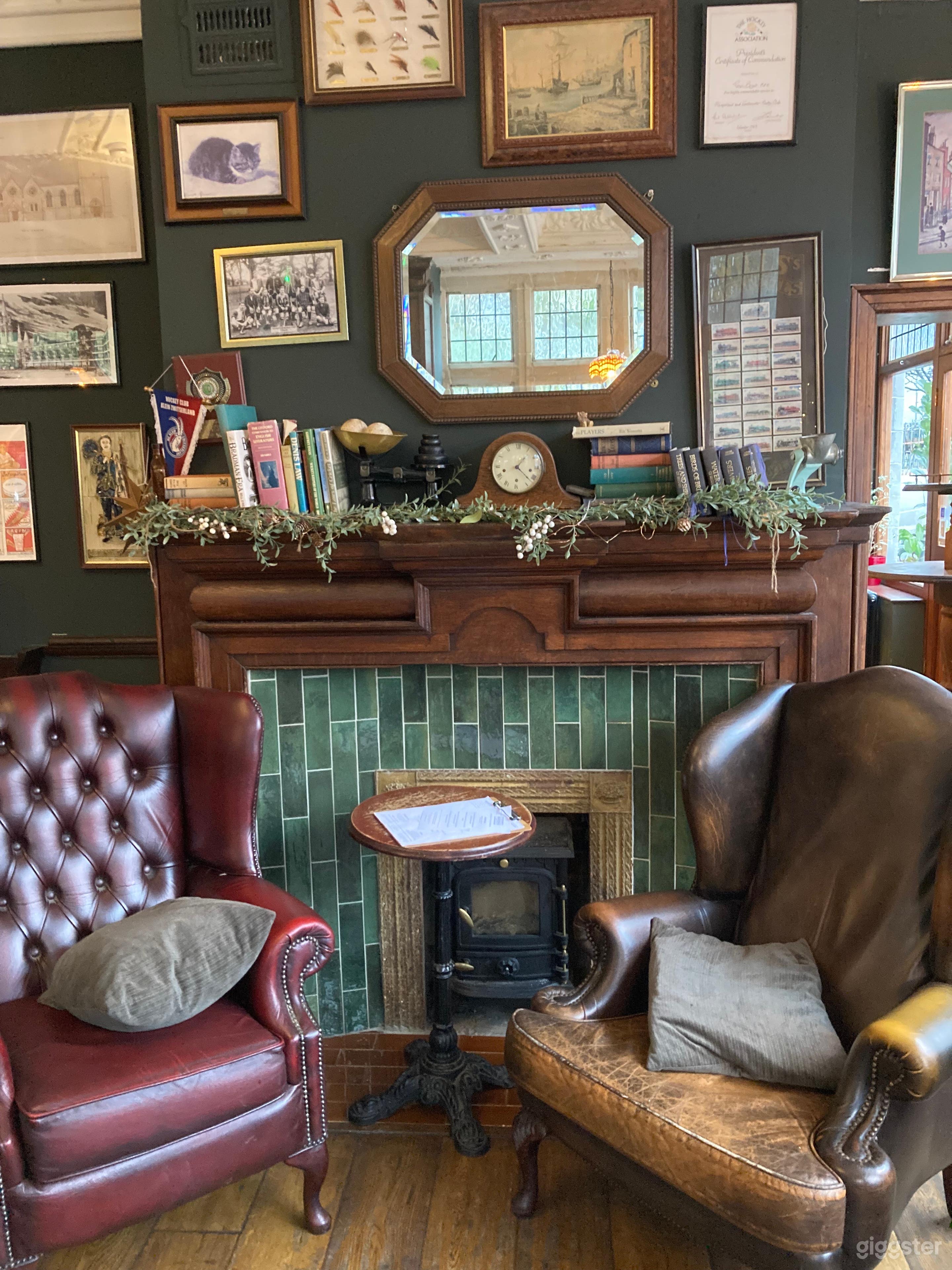 Traditional London Pub 1920s Photo 2