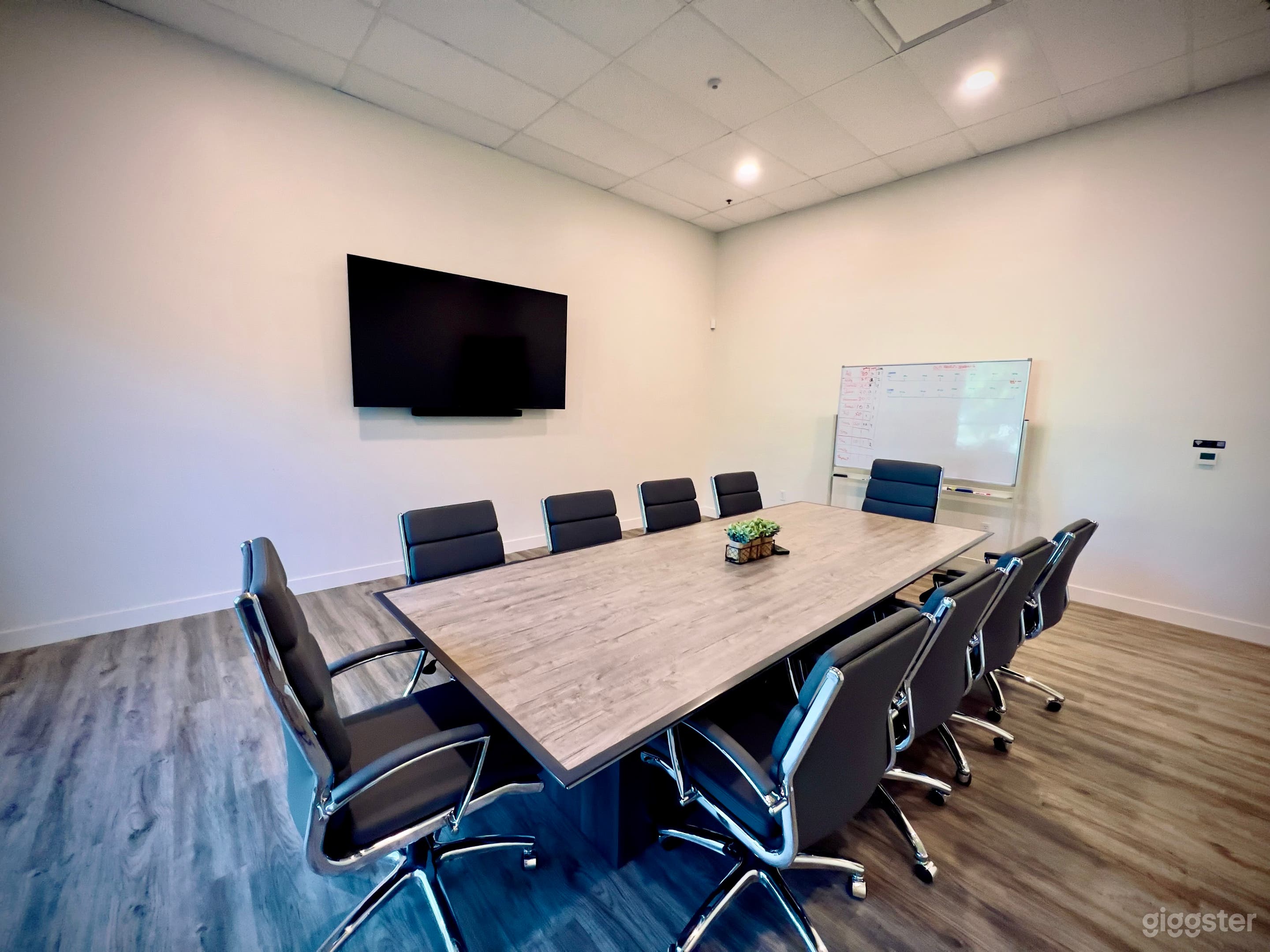 Open Breathable Conference Room Photo 2