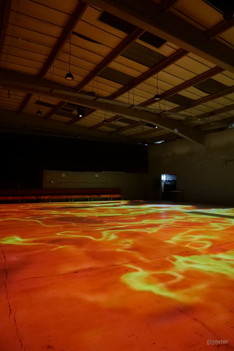  WAREHOUSE - club - drive in 