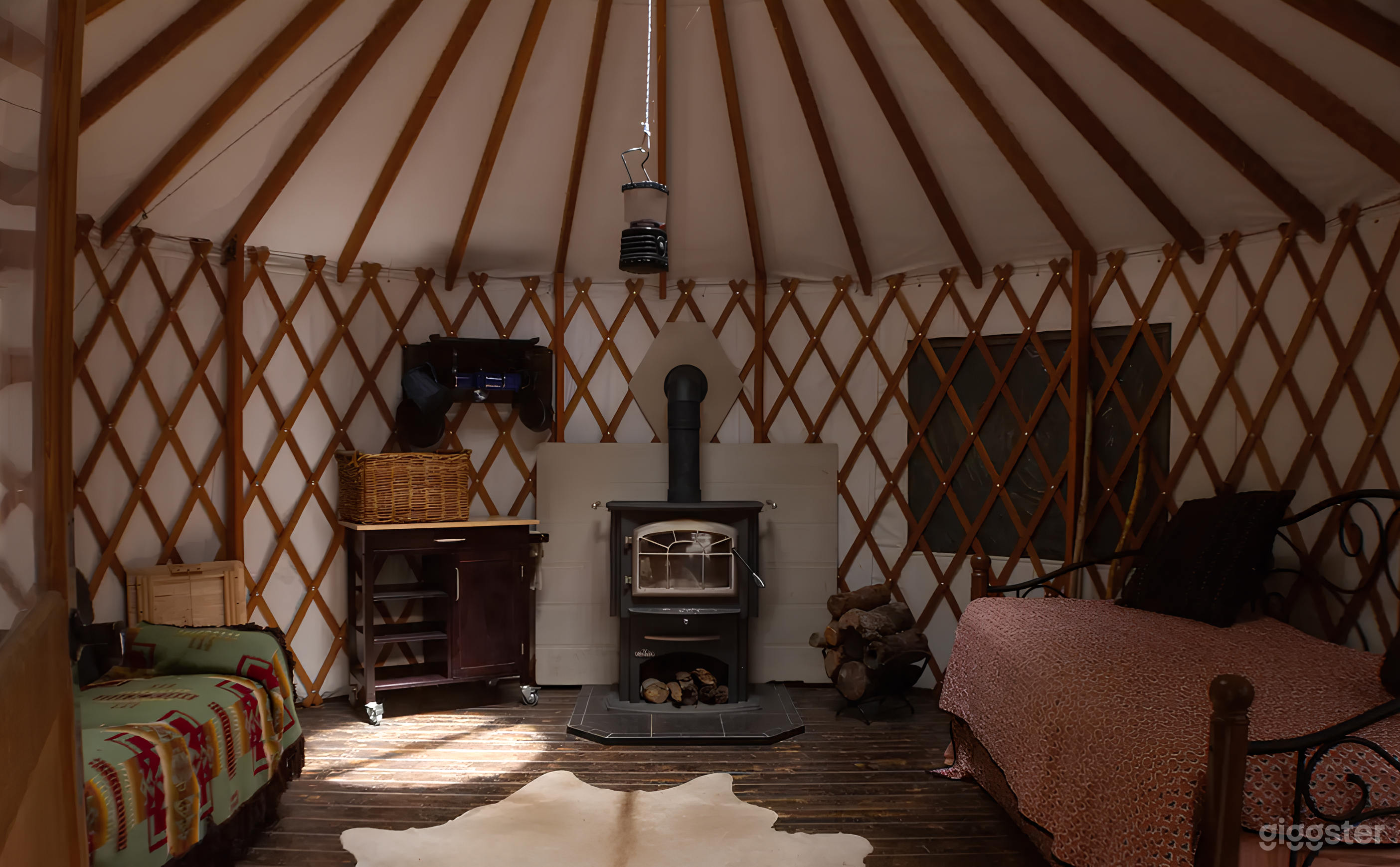 Creekside Yurt 28-Acre Near National Park  Photo 3
