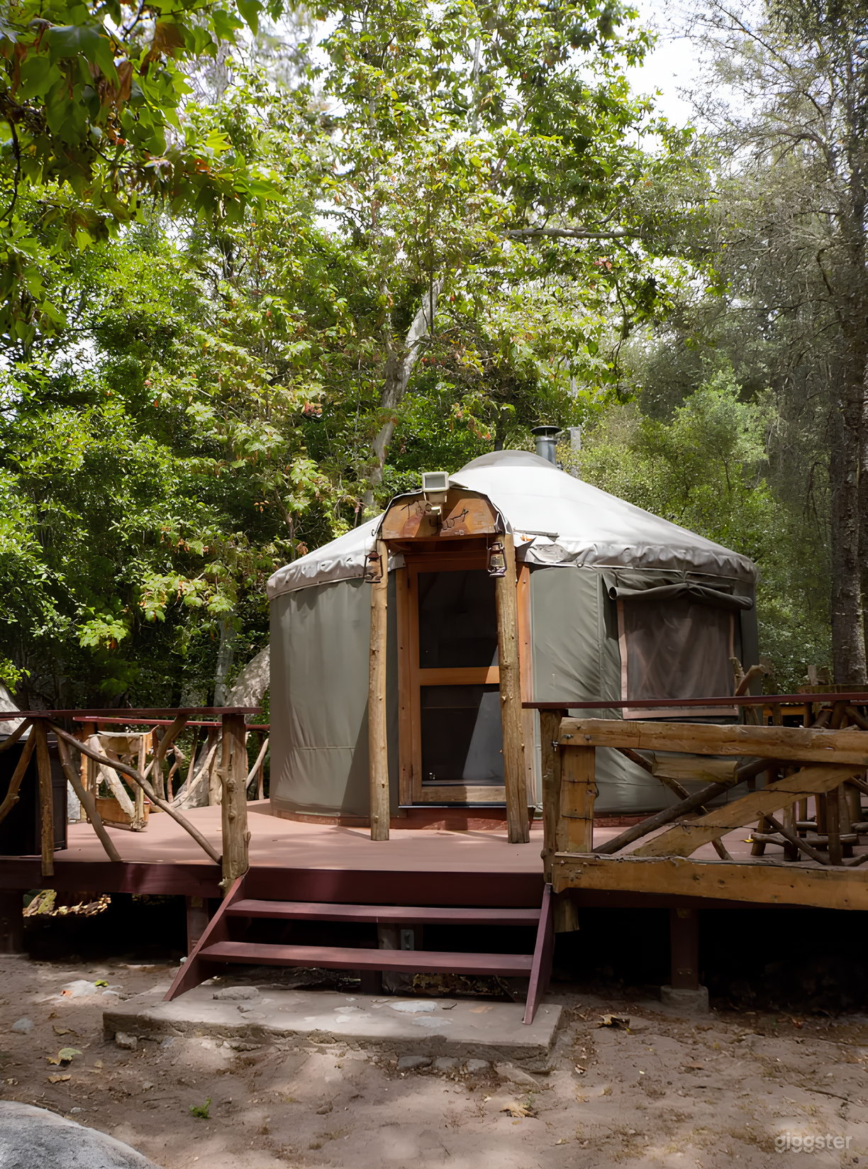 Creekside Yurt 28-Acre Near National Park  Photo 2