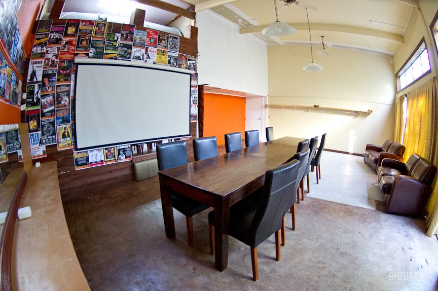 Theatre Restaurant in Rural Setting Photo 4