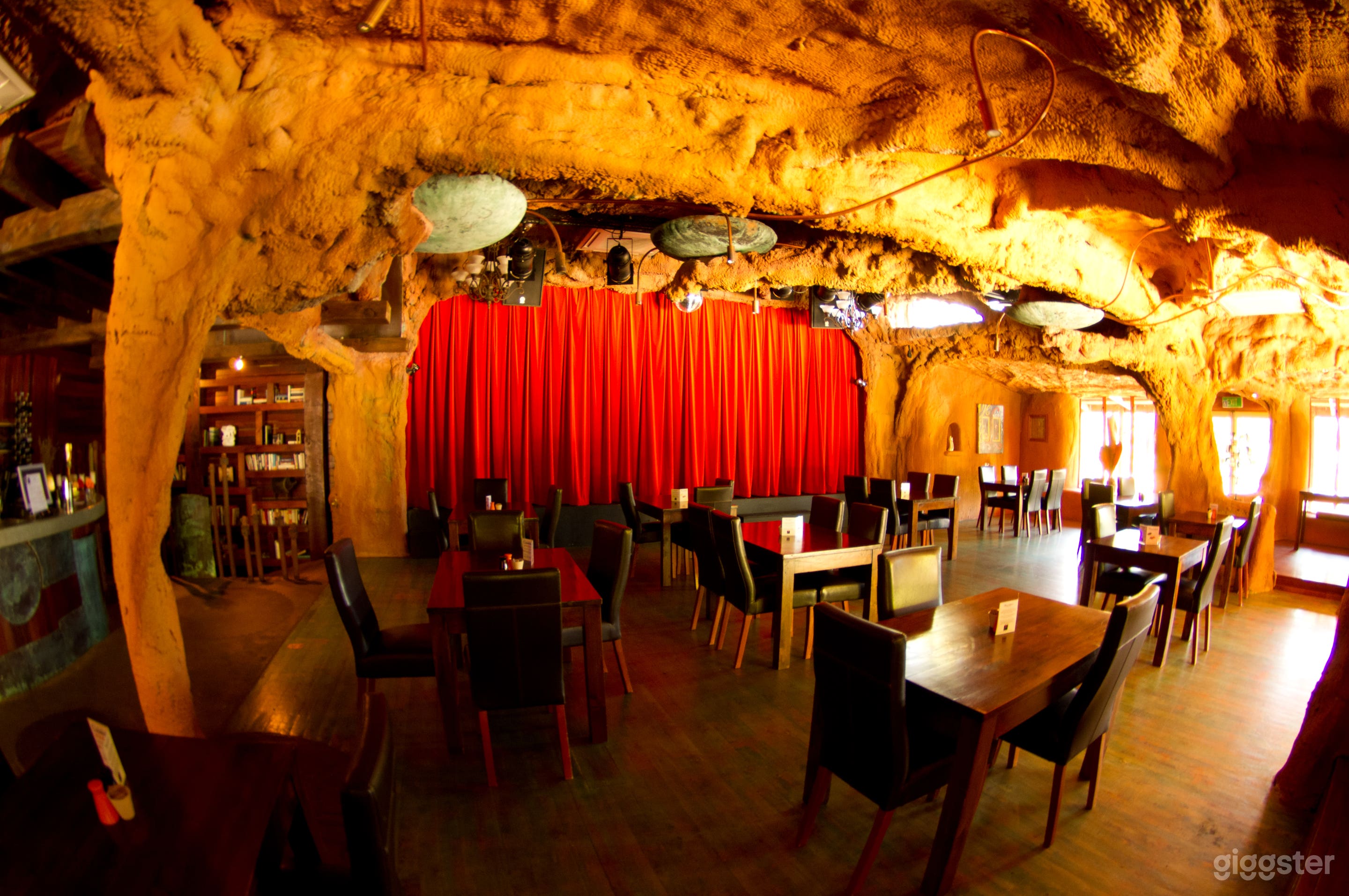 Theatre Restaurant in Rural Setting Photo 1