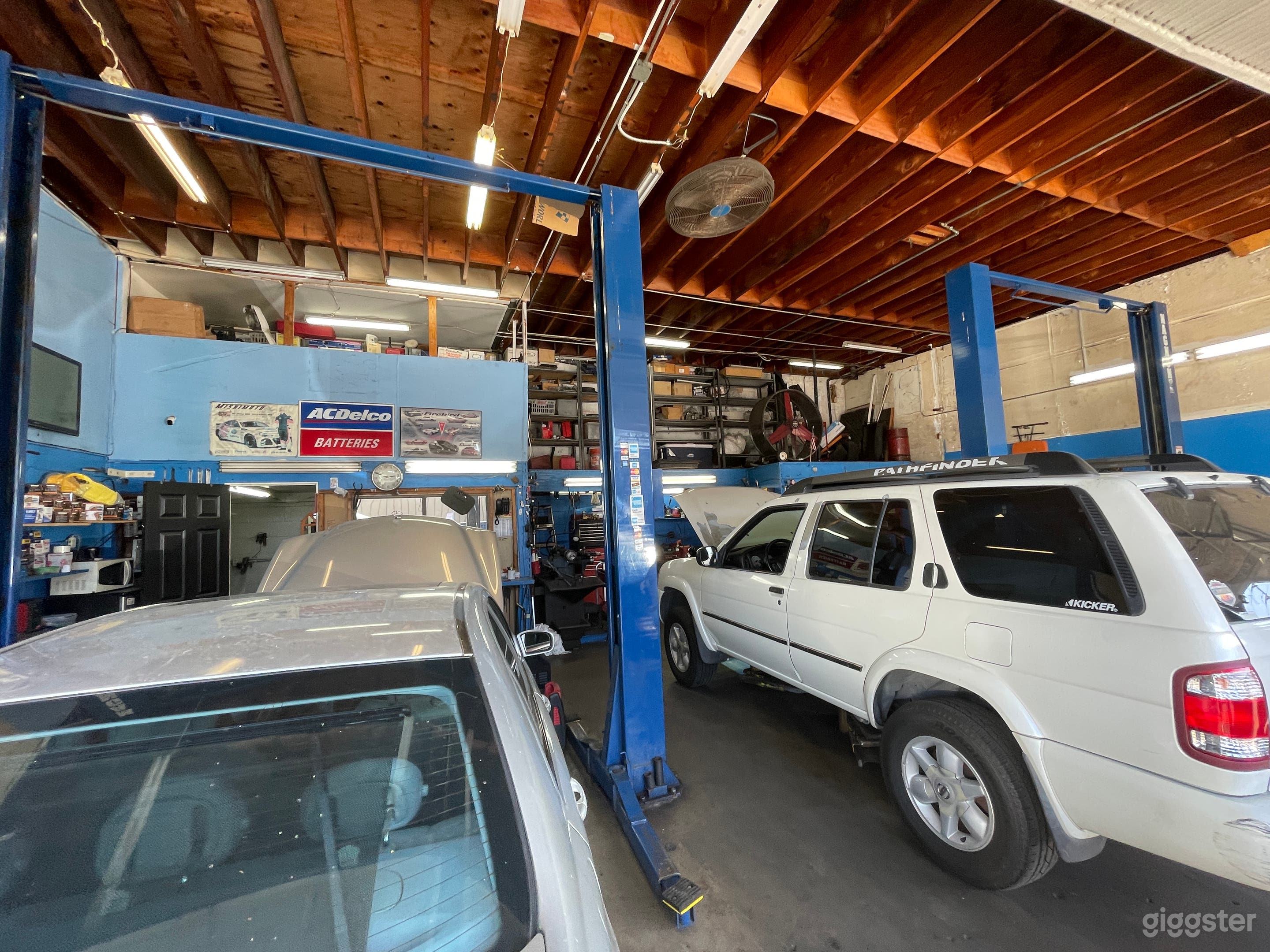 Autobody Shop With Two Bays Photo 1
