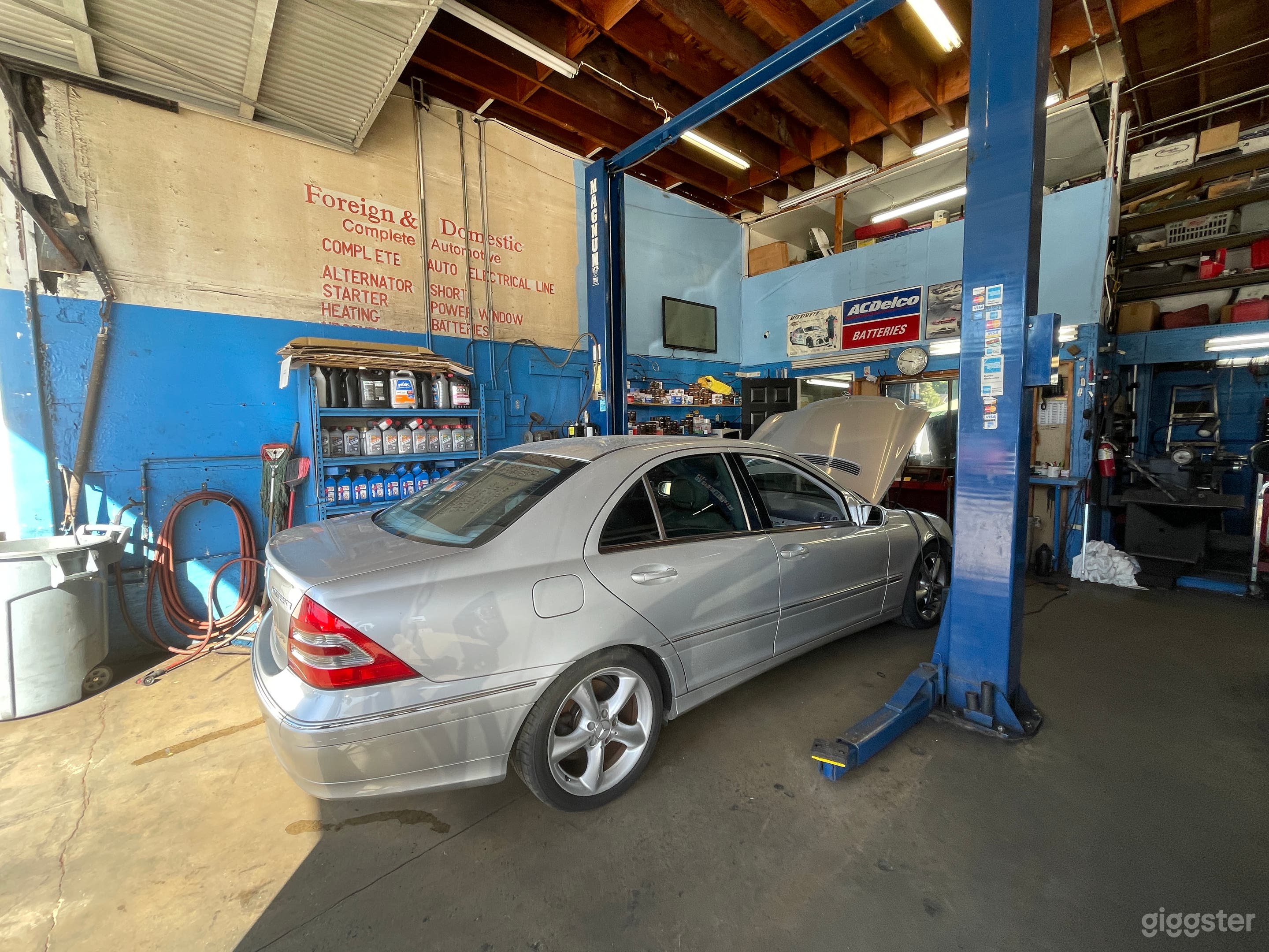 Autobody Shop With Two Bays Photo 3