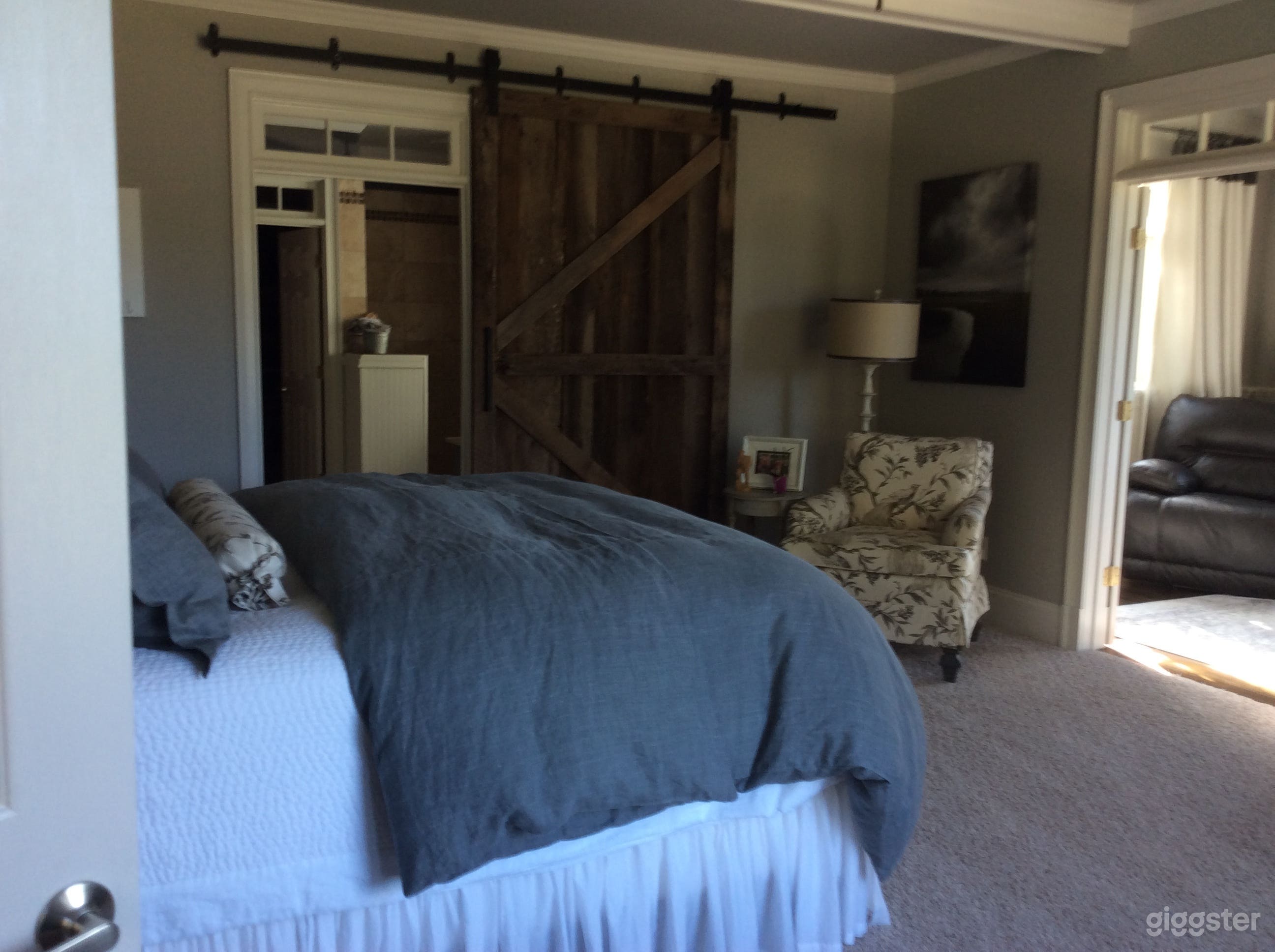 Amazing Farm with Barn Photo 3