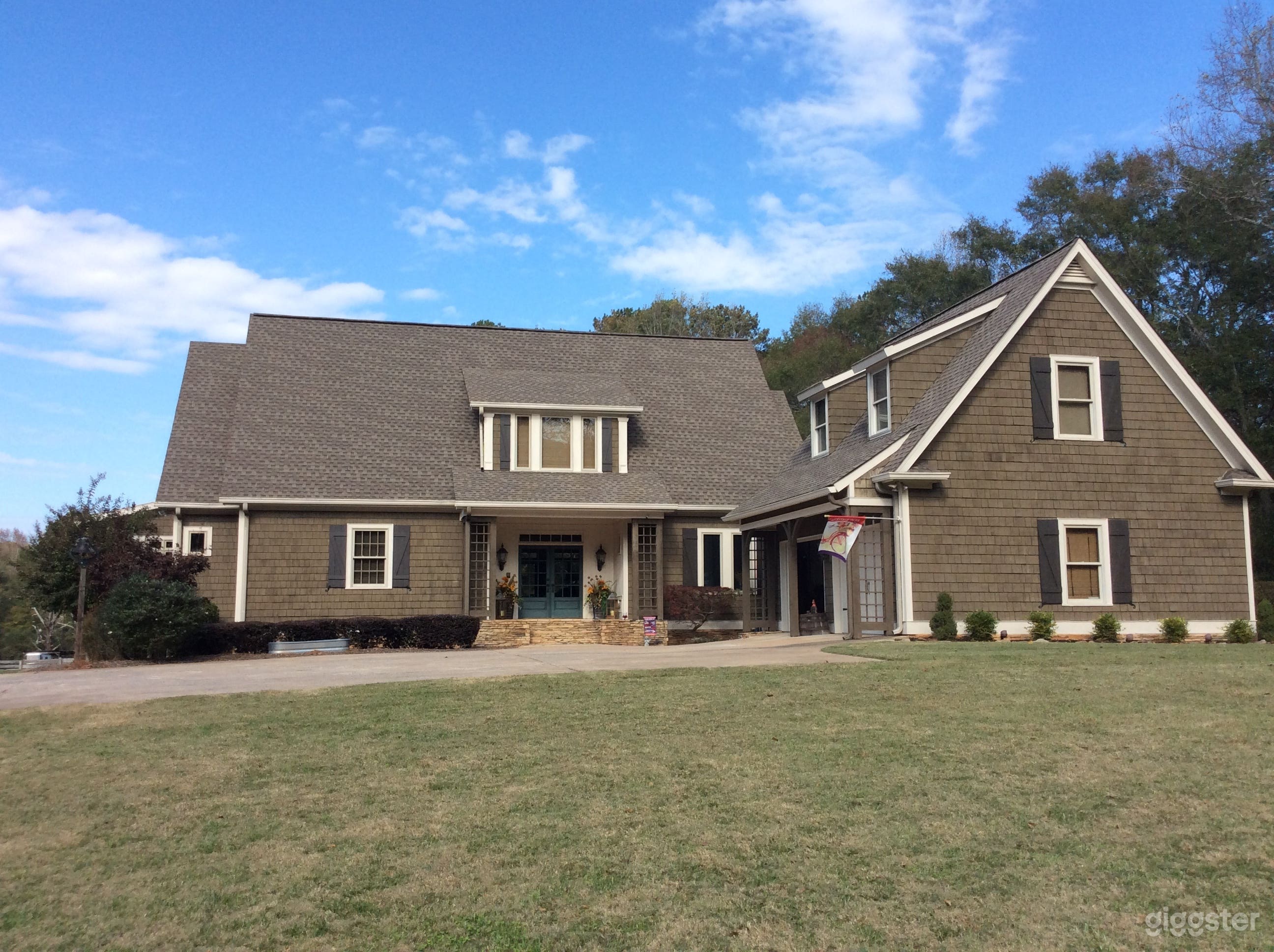Amazing Farm with Barn Photo 1