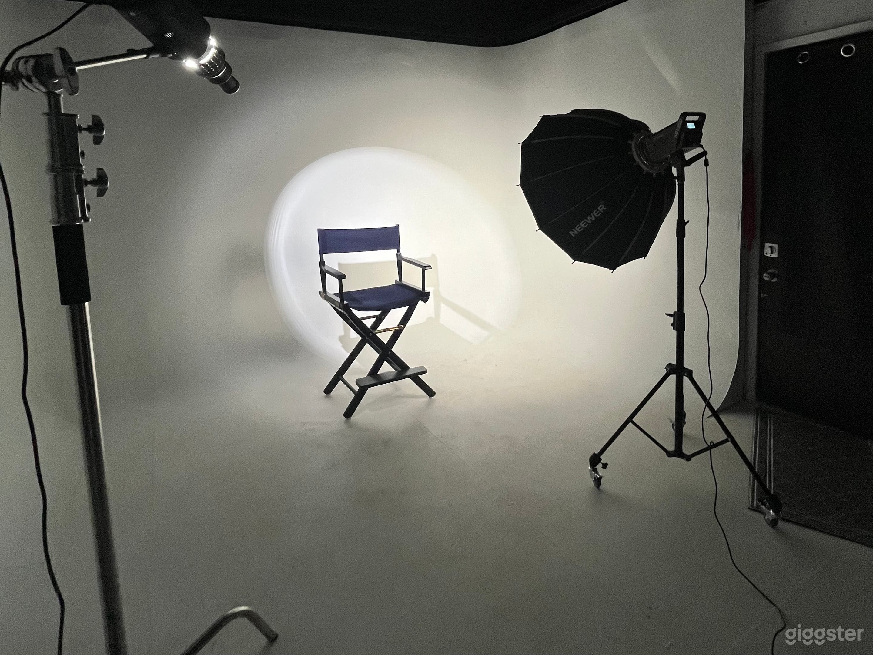 Photography Studio- Full Service production Studio Photo 4