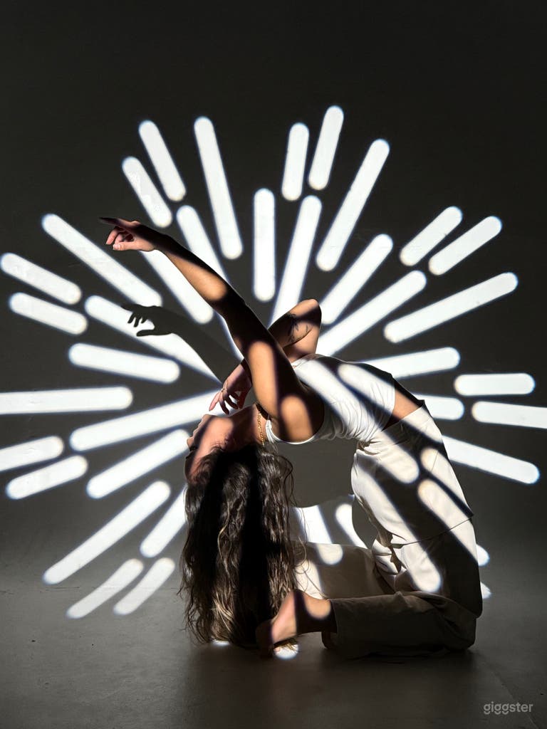  Photography Studio- Full Service production Studio 