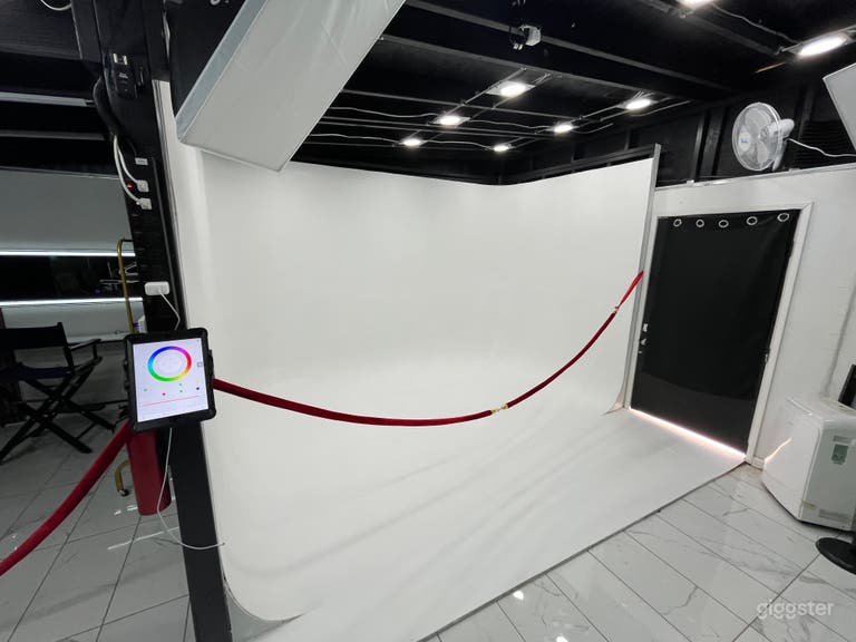  Photography Studio- Full Service production Studio 