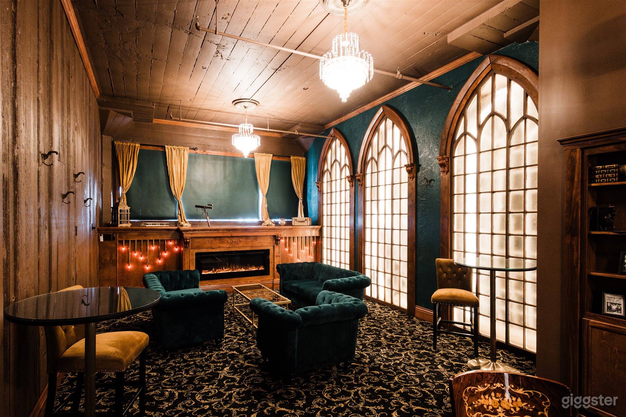 Neo-Deco Venue with Multiple Rooms and Inclusive Amenities Photo 2