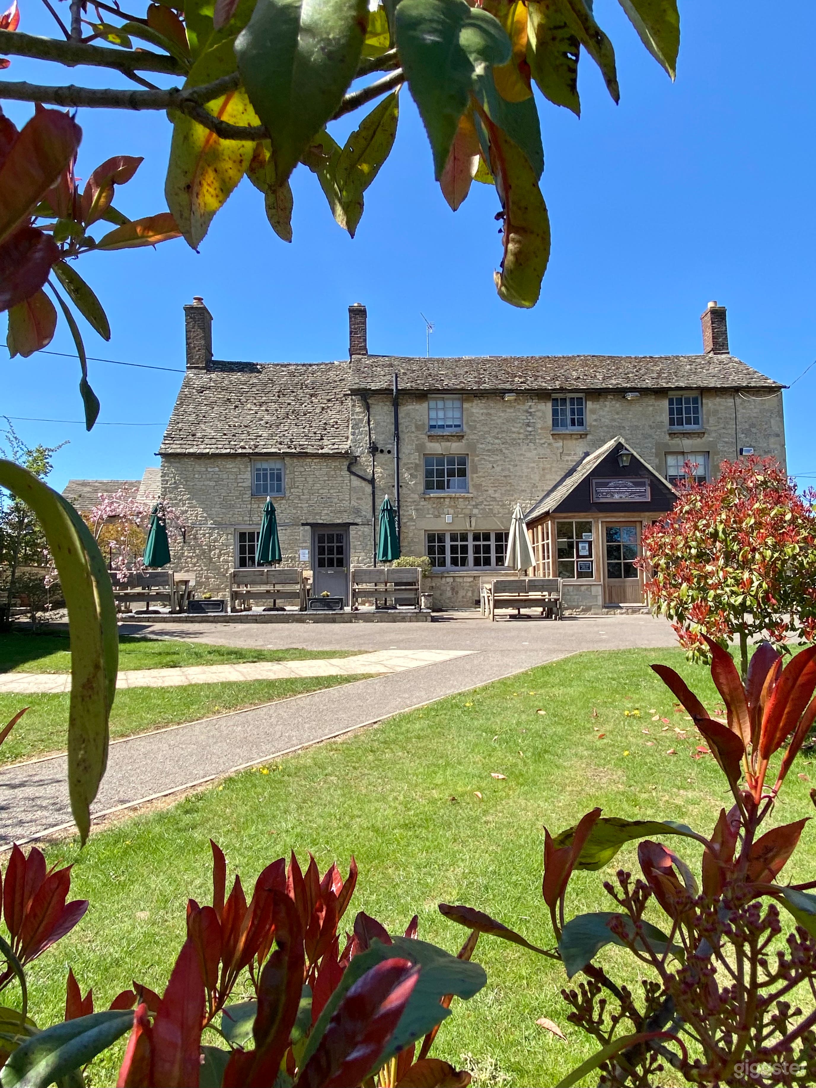 Fabulous English gastropub near Blenheim Palace UK Photo 1